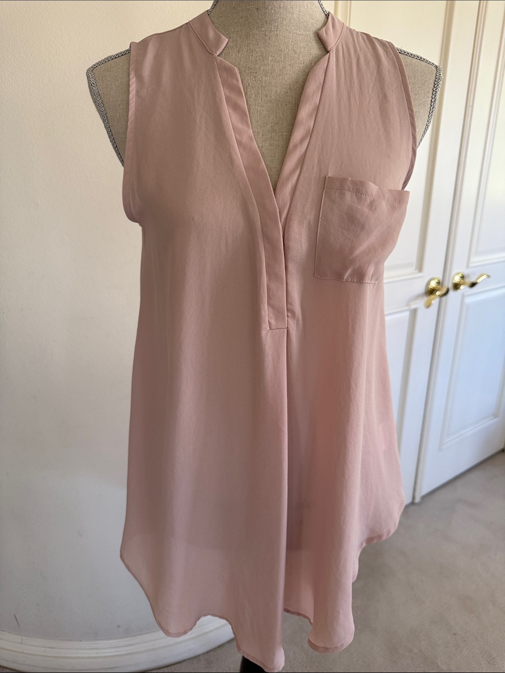 Lush Blush Pink Sleeveless Split V Pocket Camisole